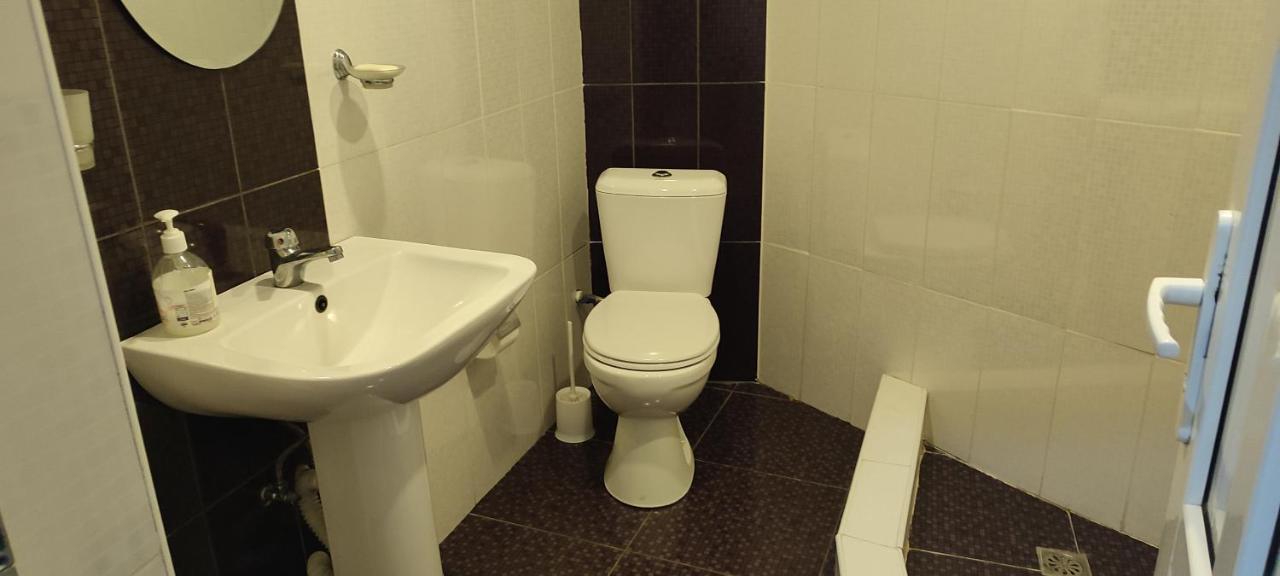 Sweet Home Hotel Meghri Екстериор снимка